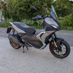 Aprilia SR GT 400