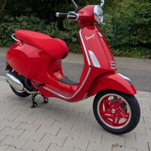 Vespa Primavera 125 RED Edition
