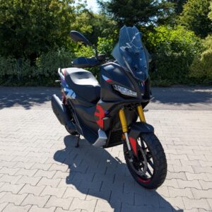 Aprilia SR GT 400