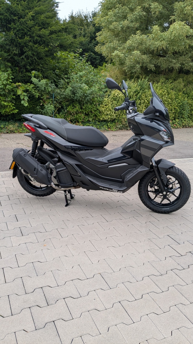 Aprilia SR GT 125 – Bild 2